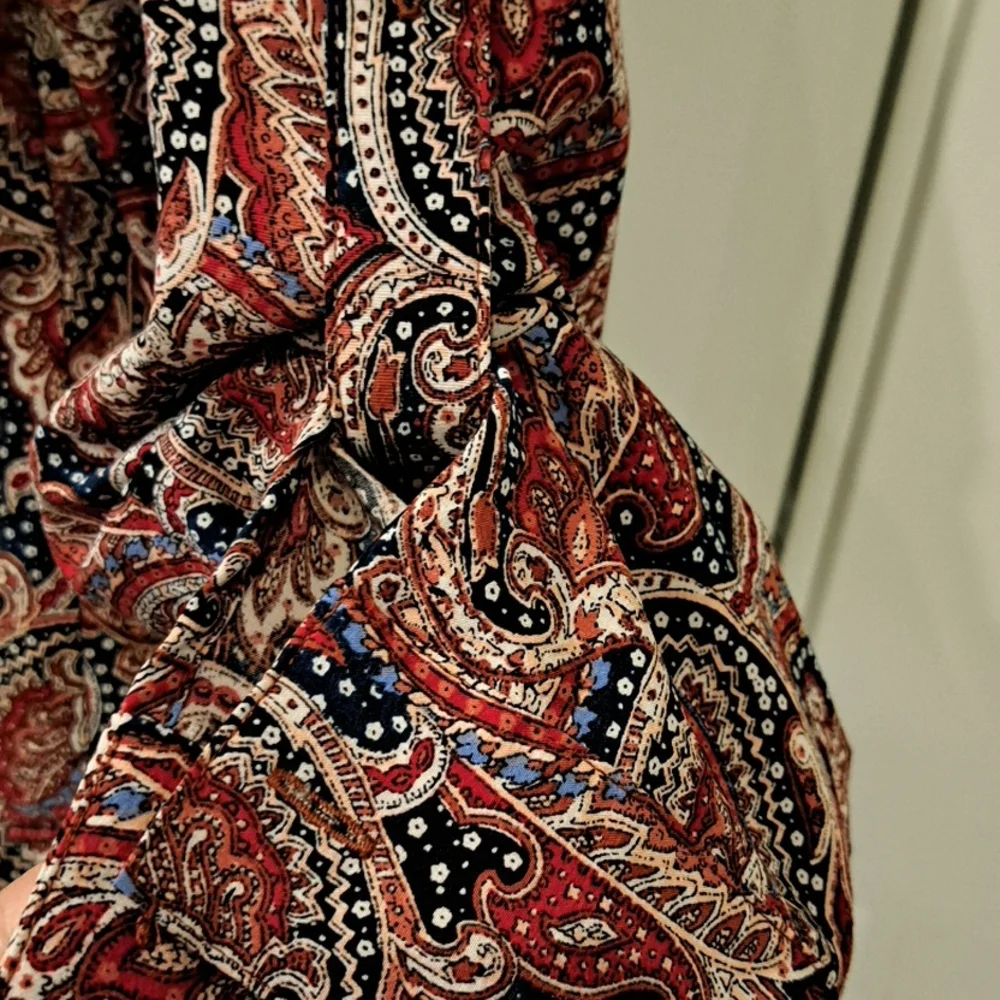 Laura Scott paisley button down Multicolor V neck casual Blouse size L